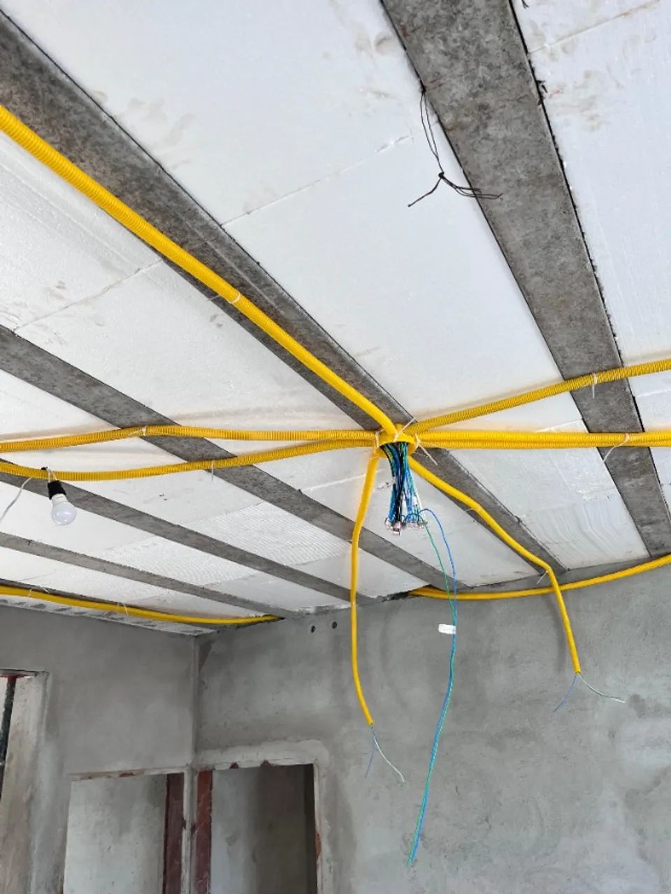 Eletricista Profissional - Soluções Elétricas Rápidas e Confiáveis! - Foto 4