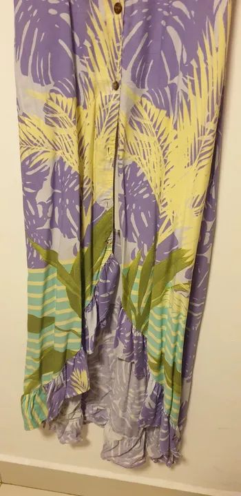 Vestido floral com botões e fenda - Foto 3