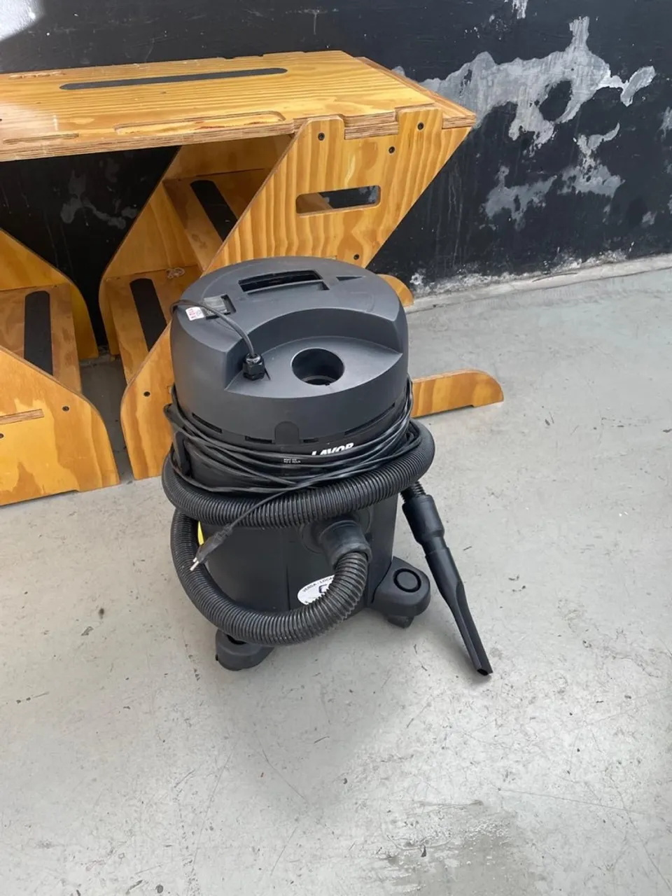 Aspirador de pó de motor duplo