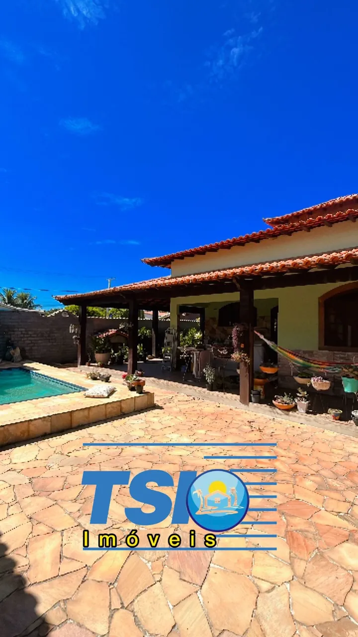 Casa com piscina em Jaconé