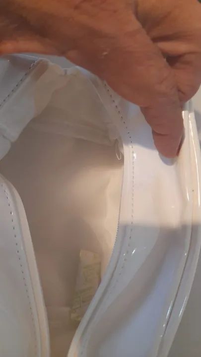 Necessaire Feminina Bege em Plástica - Foto 2