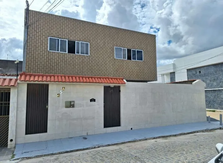 ALUGO OU VENDO CASA NO INDIANÓPOLIS NO CENTRO