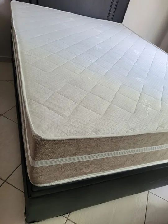 Bau de casal com colchão $$ 1900 novo