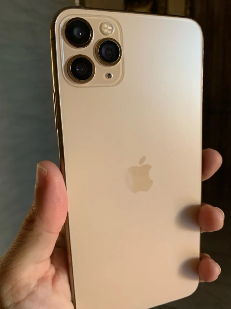 Vendo ou troco iPhone 11 Pro Max 64GB impecável