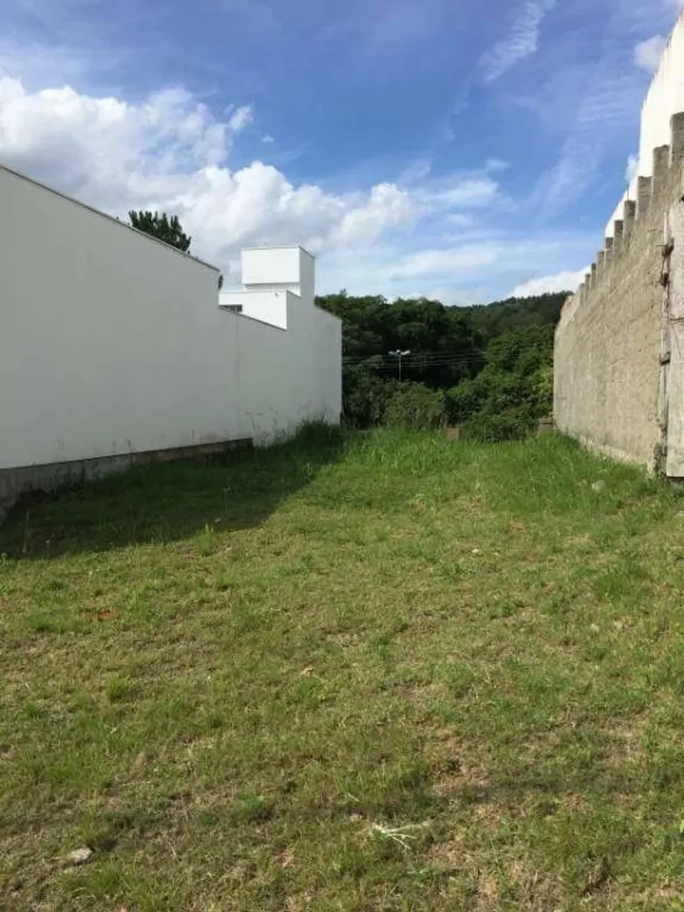 Ótimo terreno em condomínio fechado.