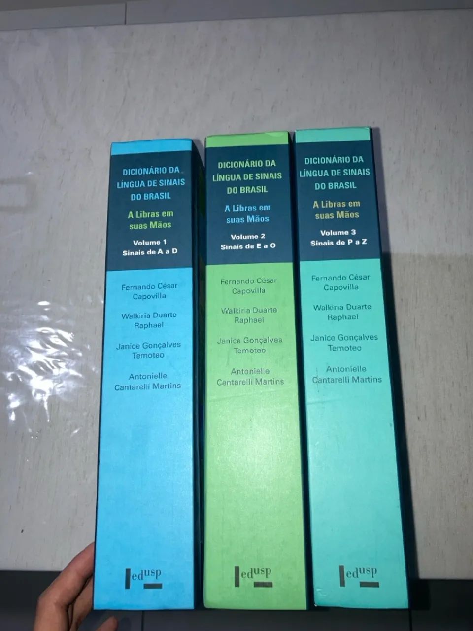 Dicionário de Libras - 3 volumes - Foto 3