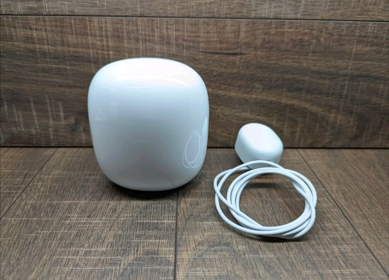 Google Nest Wi-Fi Pro Wi-Fi 6E AX5400 Tri-Band Wireless Router - White