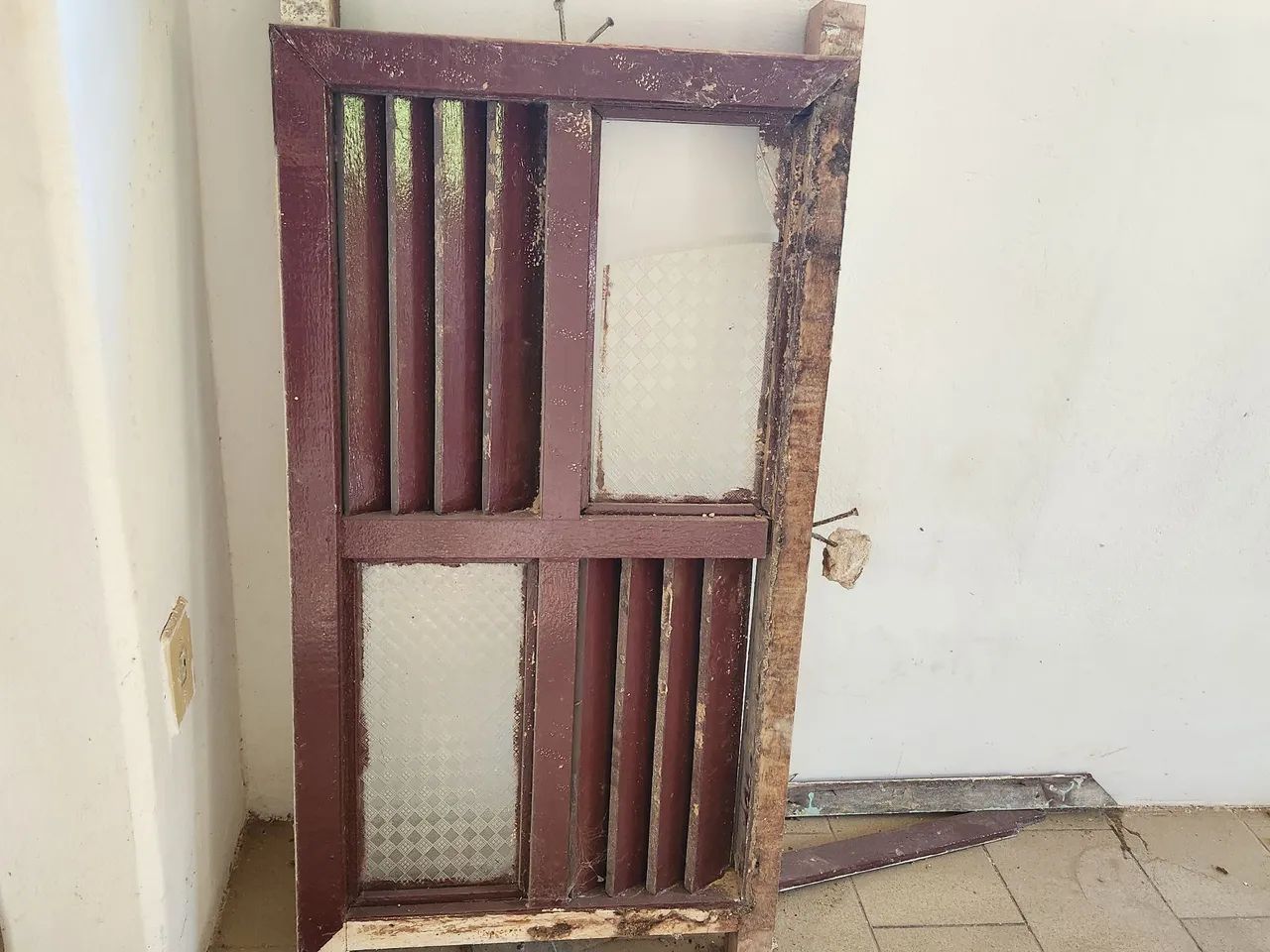 Janelas usadas de madeira maciça  - Foto 2