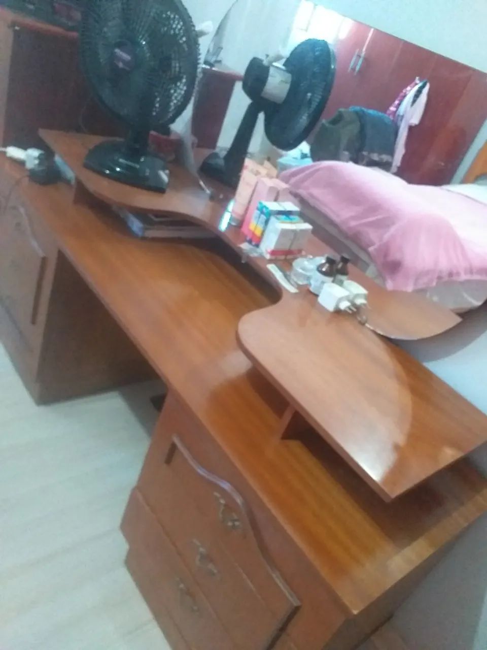 Penteadeira antiga com espelho64962120790913121