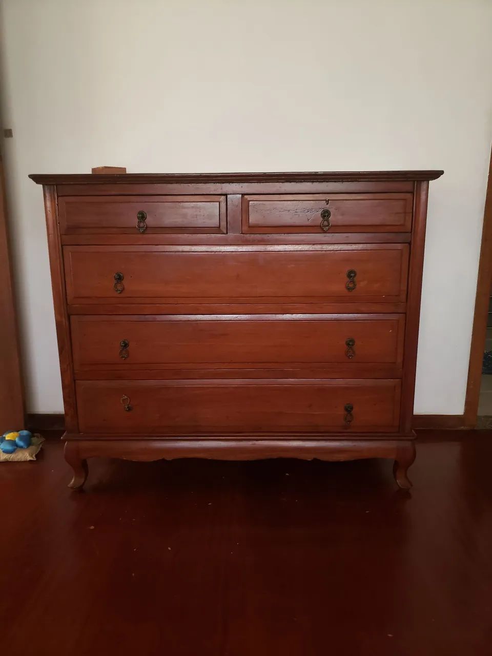 Comoda antiga de madeira