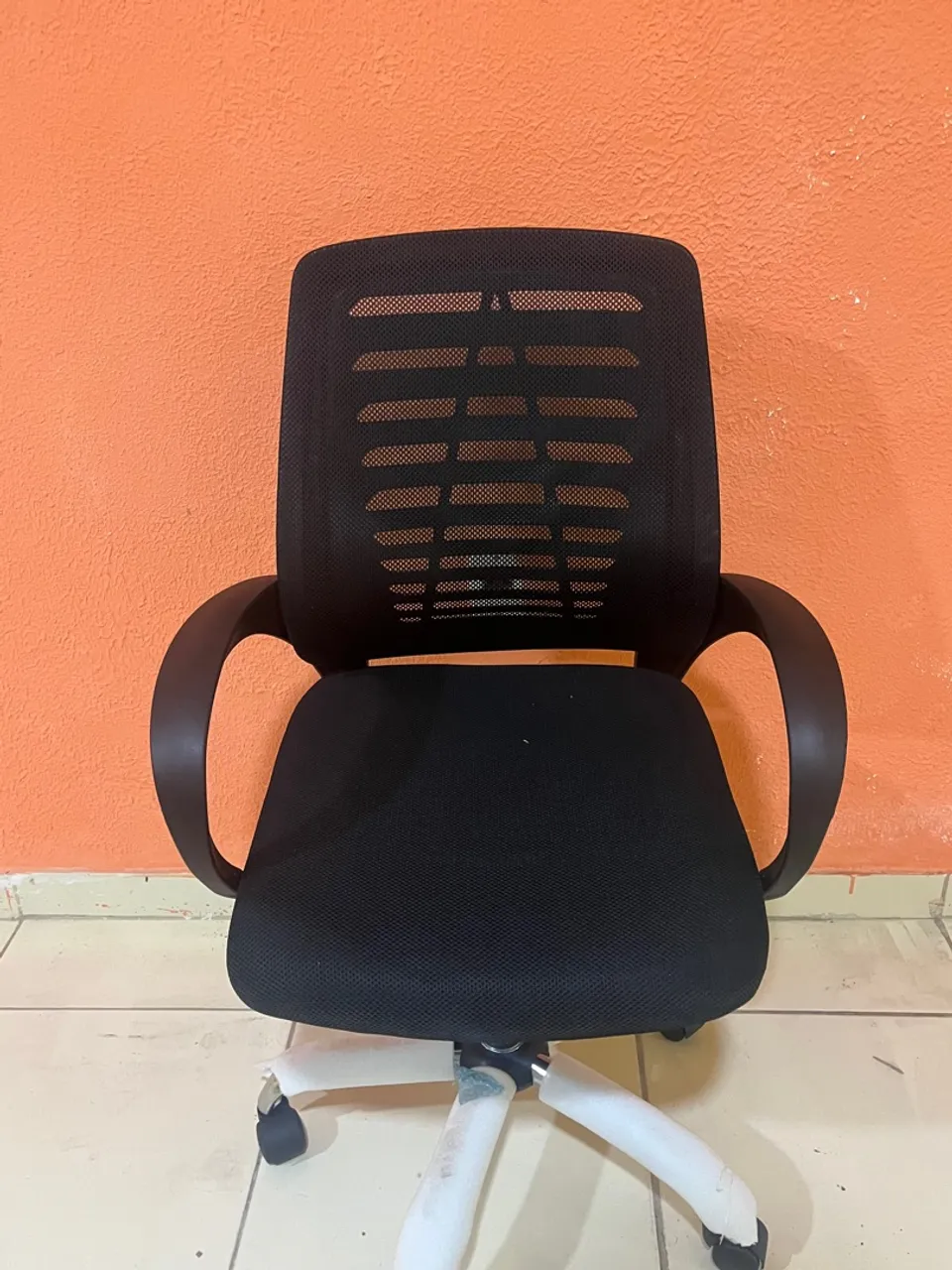 Cadeira de Escritório Ergonômica com Rodi