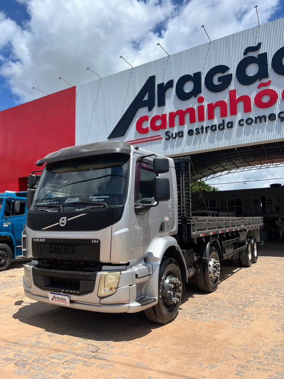 VOLVO VM 330 6x2 2p (diesel)(E5)