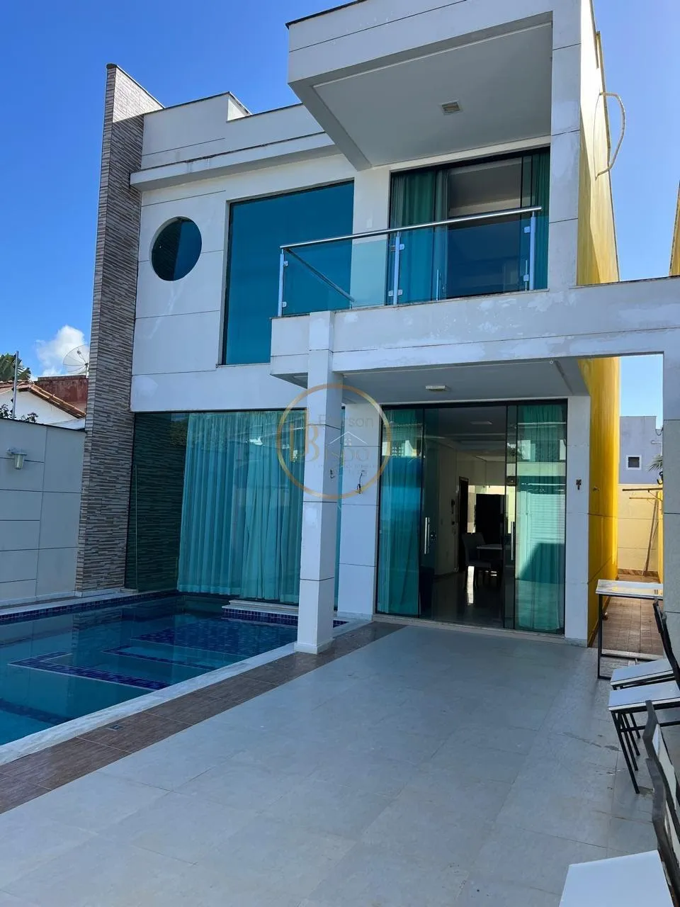Casa à Venda em Taperapuã, Porto Seguro: 4 Suítes, 226m²