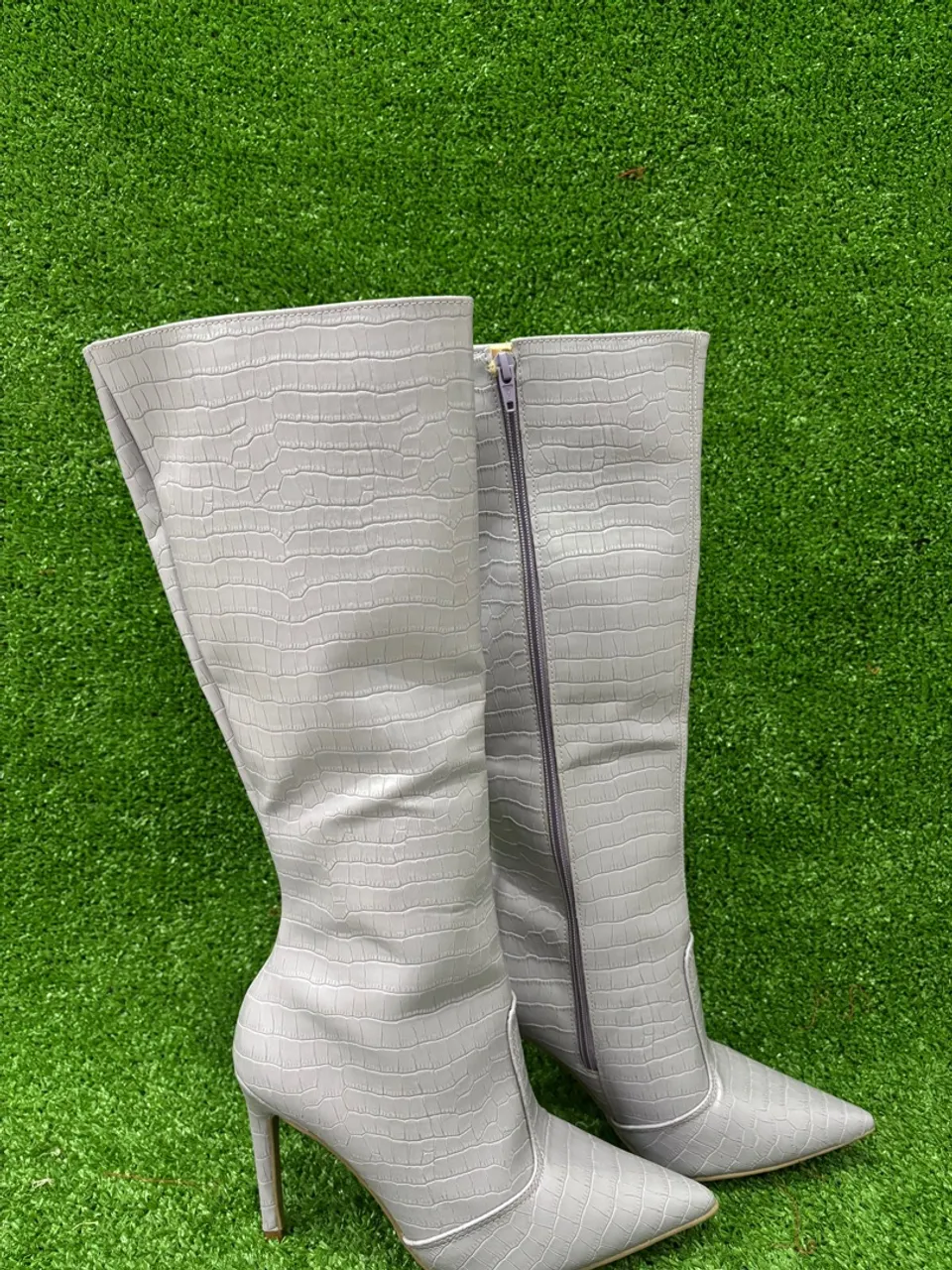 Botas de cano alto lilás- tamanho 34