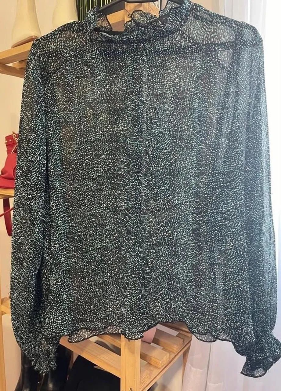 Blusa Feminina com Estampa Delicada