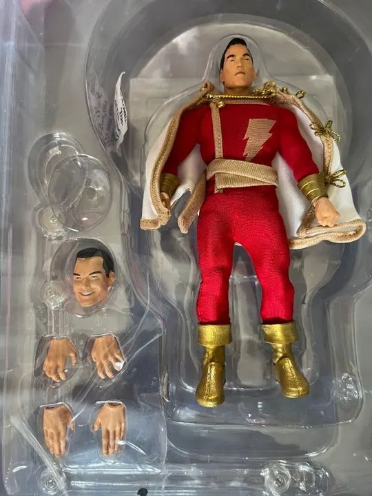 Boneco Shazam - Mezco One 12 Legend Creation  - Foto 3
