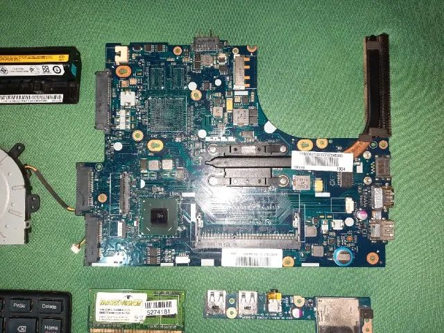 Vendo peças de notebook Lenovo Ideapad 4s, i5 de 3ª geração - Foto 4