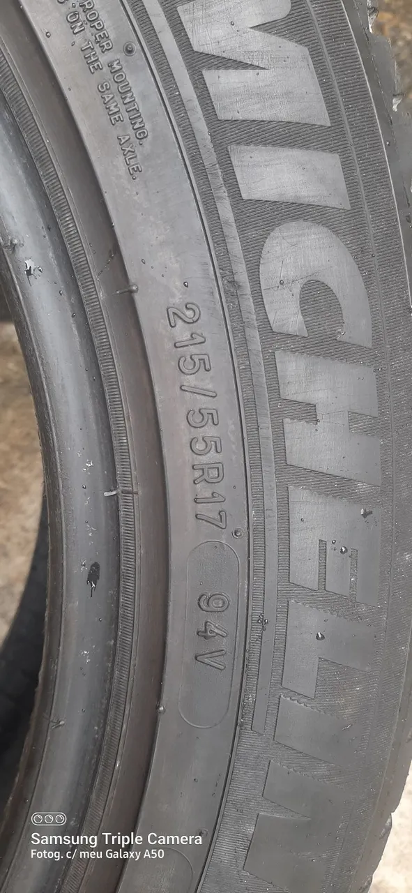 Pneu Michelin 215/55R17 94V