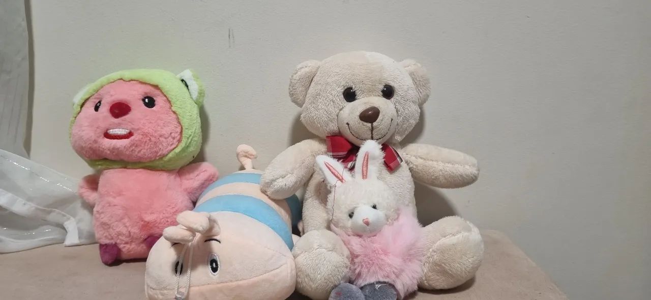 4 pelúcias 