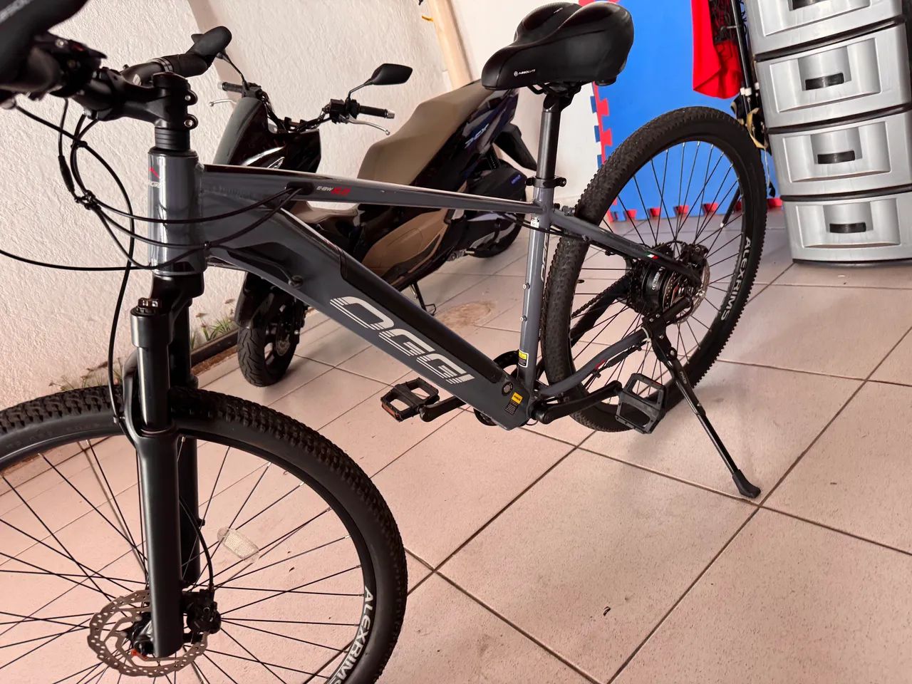 Bicicleta OGGI 8.0 pedal assistido  - Foto 4