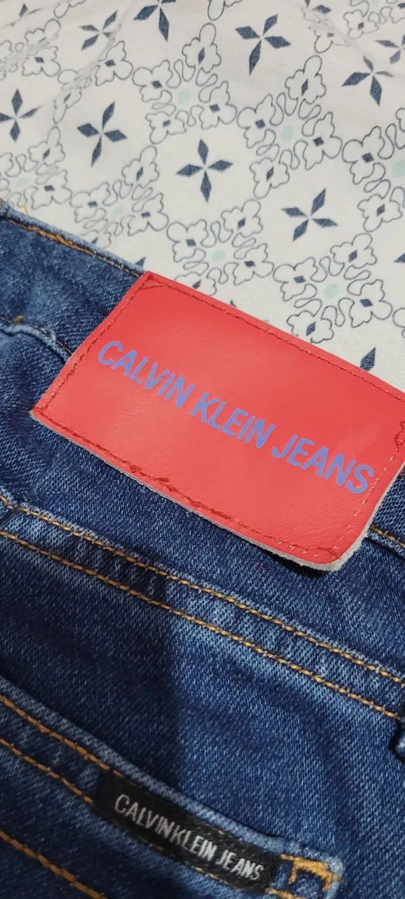 calça jeans calvin klein azul 42 - Foto 5