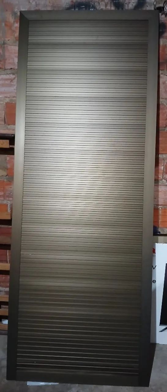 Vendo porta em alumínio na cor bronze - Foto 2