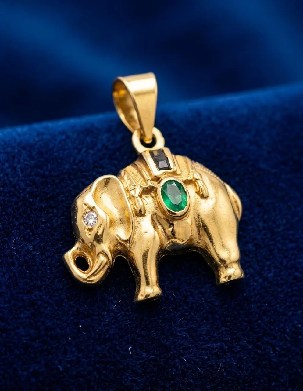 Vendo ou troco Pingente Elefante em Ouro Maciço (6g) com Esmeralda Natural Joia da Espanha