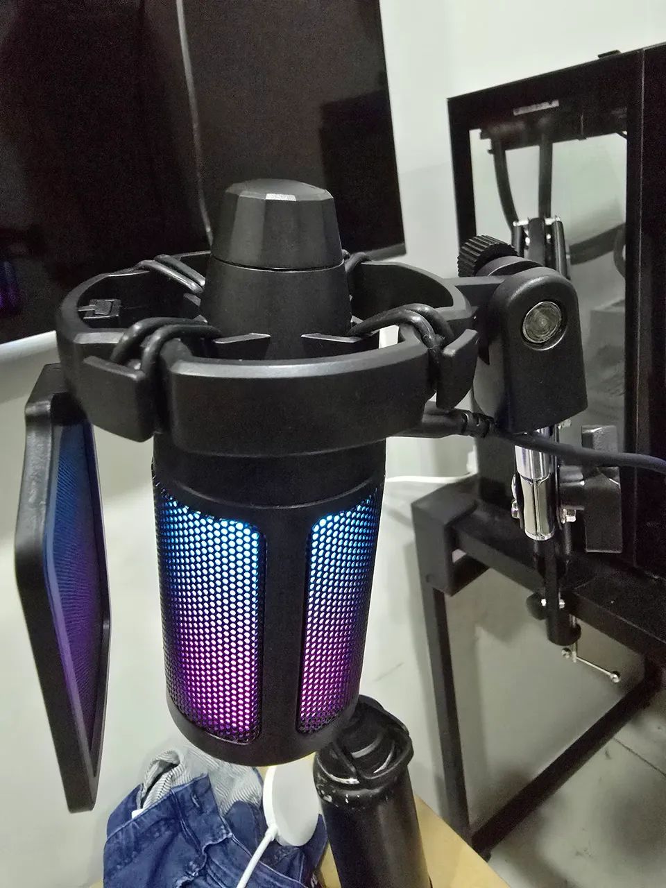 Microfone com suporte 