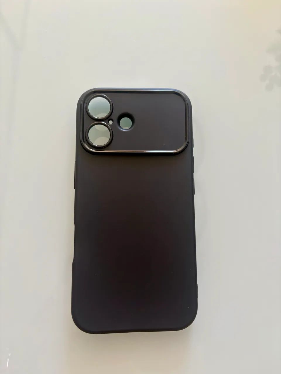 Vendo capa iPhone 16 normal nova