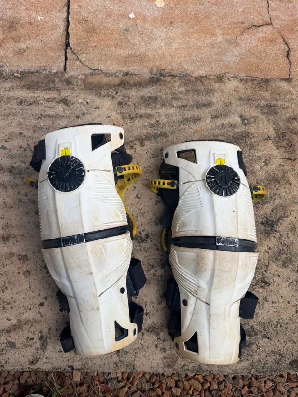 Joelheira mobius trilha 