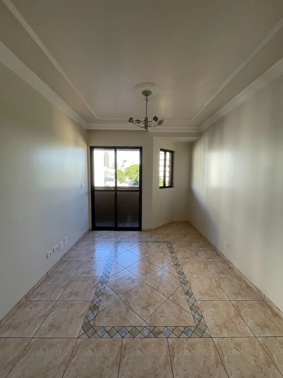 Locação - Apartamento com 04 Quartos na Zona 07 em Maringá - Foto 4