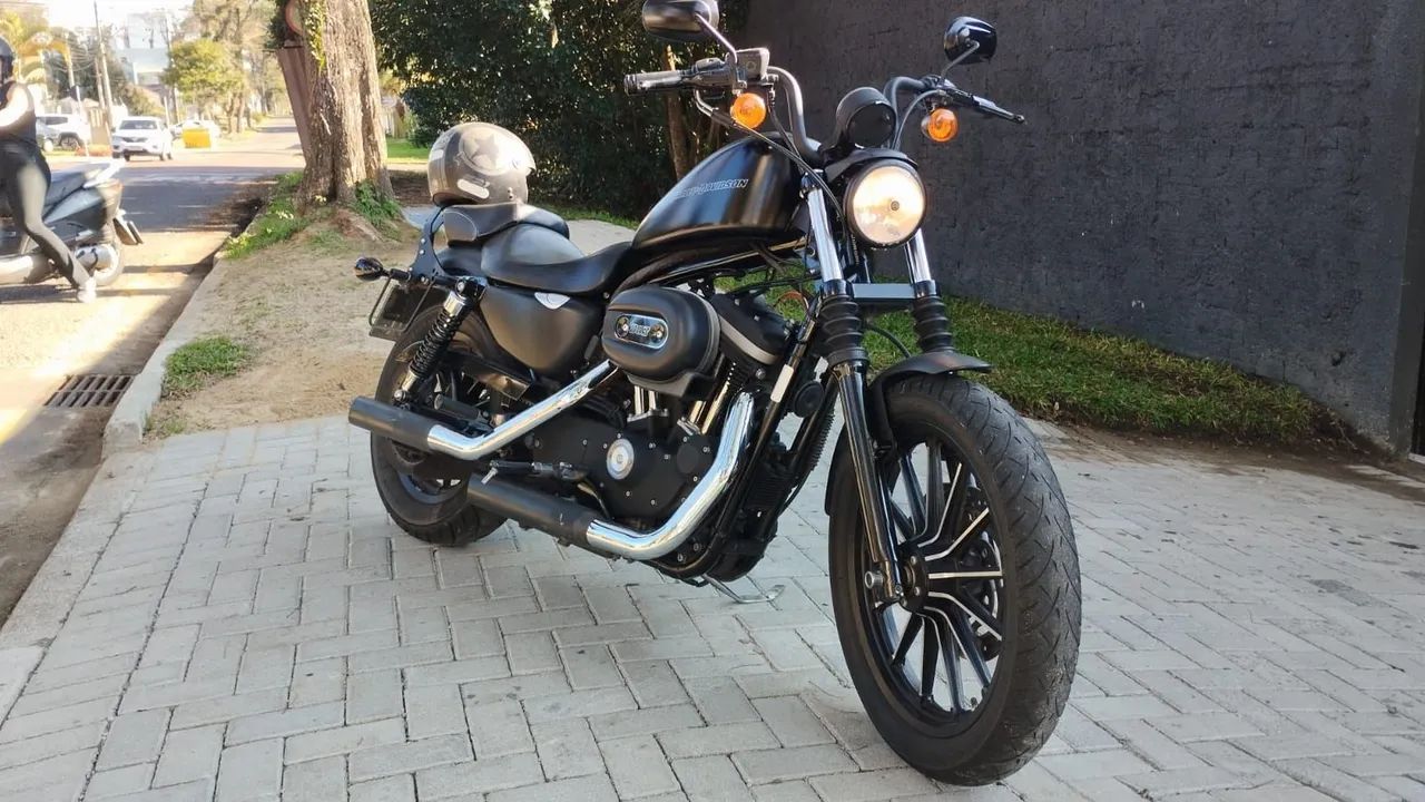 Harley Davidson 883 impecável 