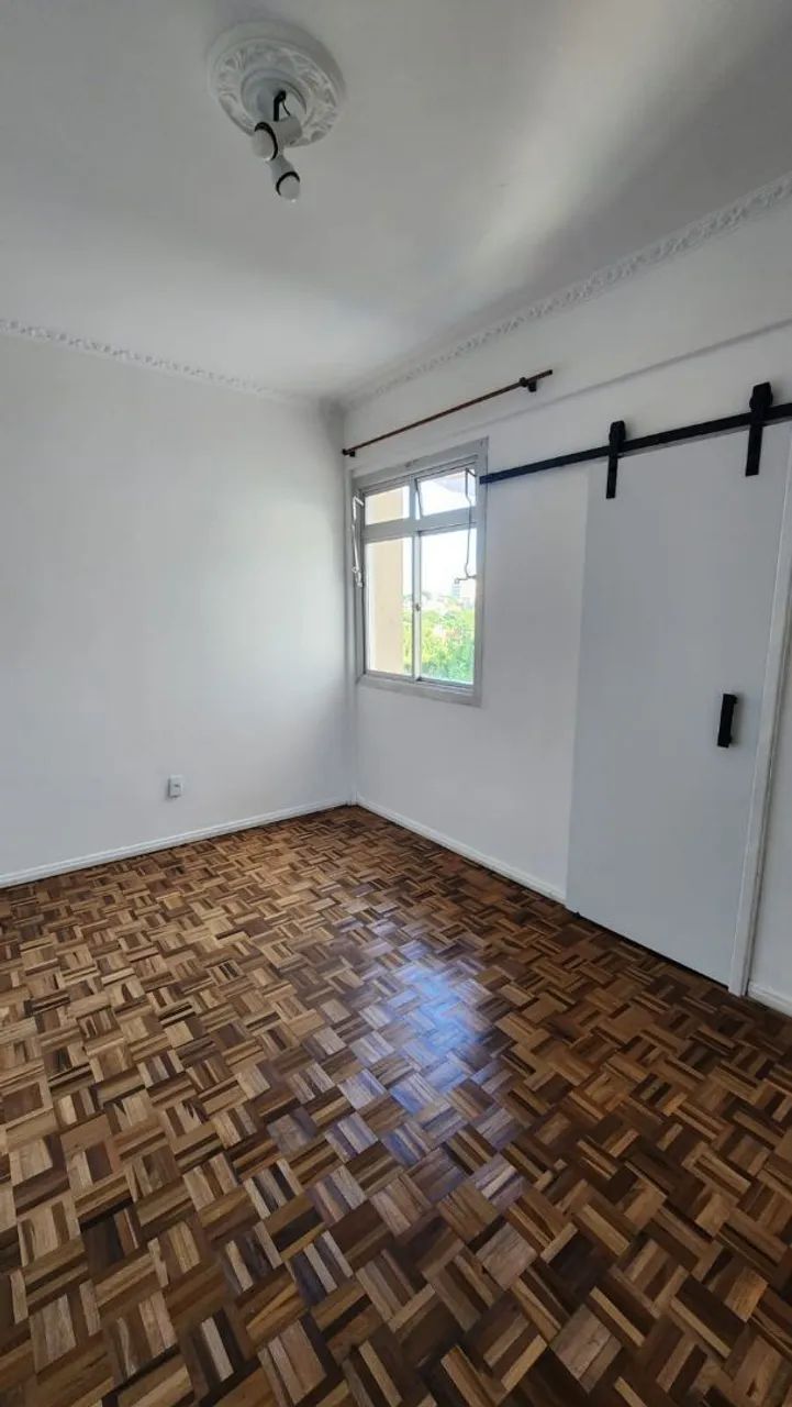 Ótimo apartamento no Coqueiros,  3 quartos, 2 andar, suíte, cozinha mobiliada - Foto 4