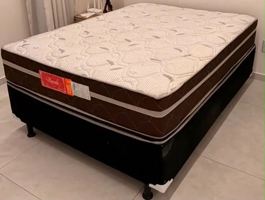 CAMA CASAL COM COLCHÃO SEMINOVA - Foto 2