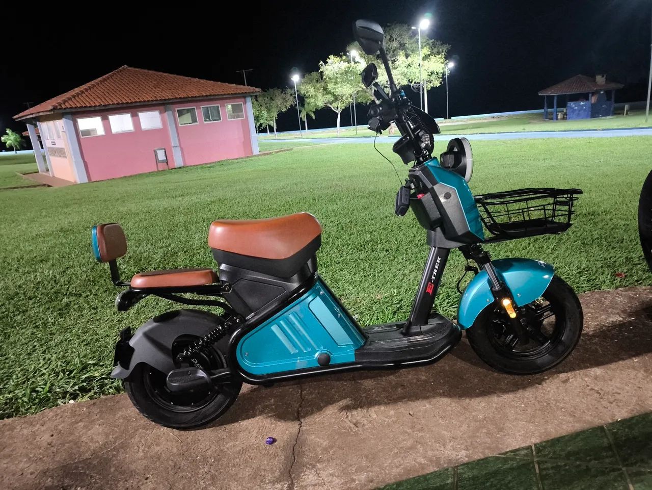 Duos E-Trek ( Scooter / Autopropelido ) Motor de 1000W , Não precisa de CNH