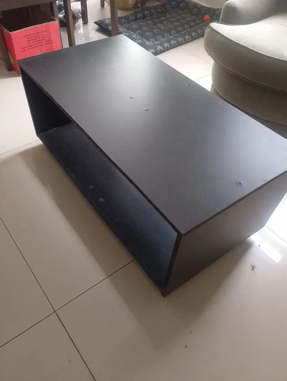 Mesa de centro preta com rodinhas  - Foto 2