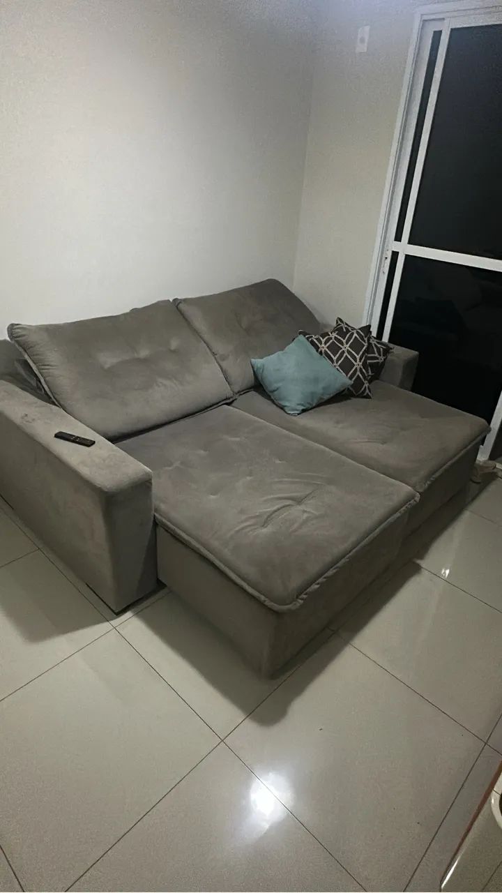 VENDO SOFÁ RETRÁTIL EM EXCELENTE ESTADO DE CONSERVAÇÃO. ÓTIMA ESPUMA. SEM BARULHO ALGUM. - Foto 2