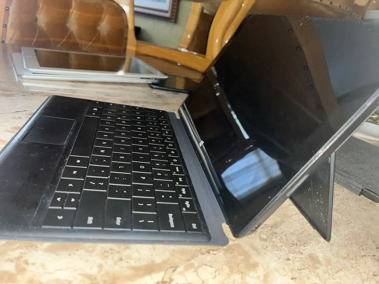 Tablet Microsoft Surface RT com Teclado Capa (Type Cover) sem carregador
