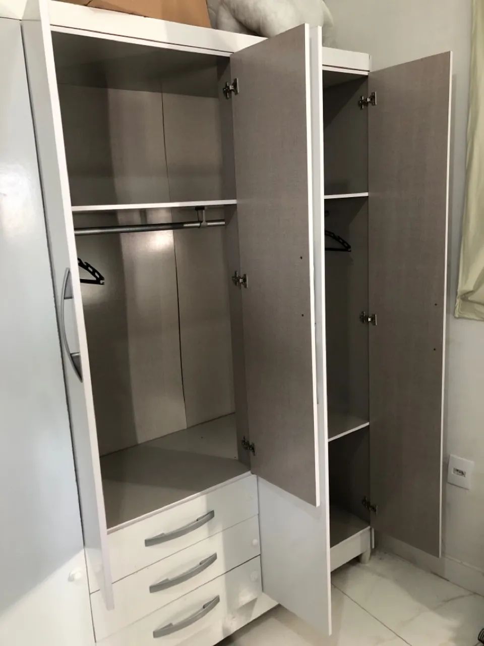 Guarda-roupa 6 portas 3 gavetas  - Foto 4