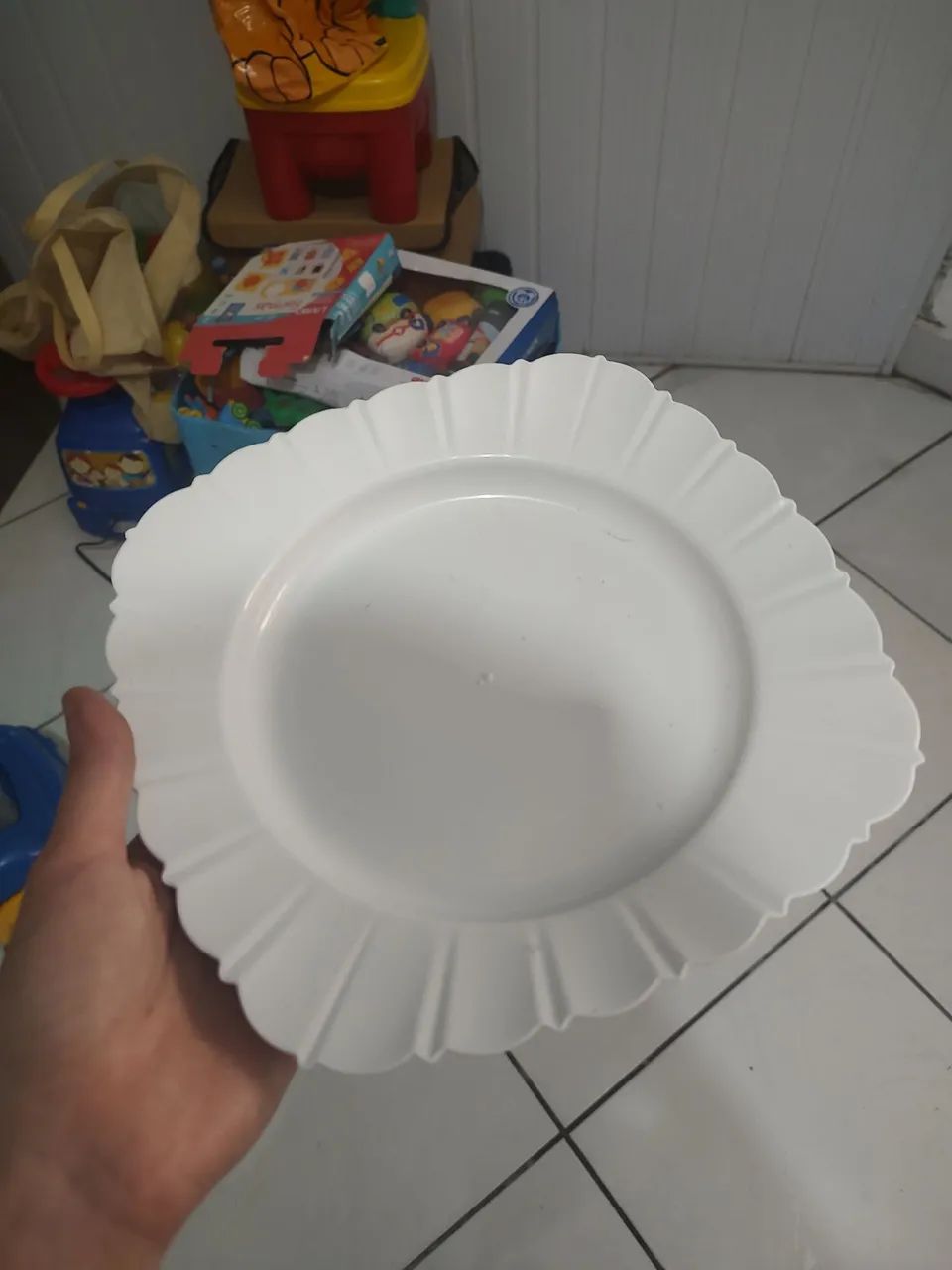 Prato de jantar plástico resistente