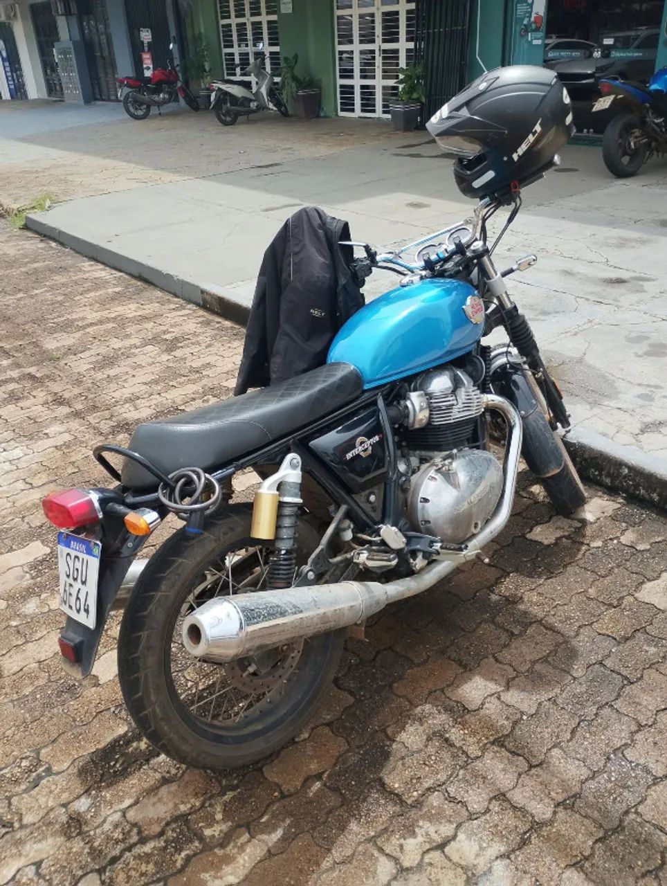 Vendo OU TROCO POR CARRO Moto Royal Enfield Interceptor 650 cc ANO 2023