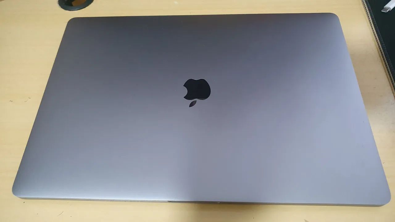 Macbook pro late2019 processador i9+32gb de ram+placa de video 4gb+1tb memoria+touchbar