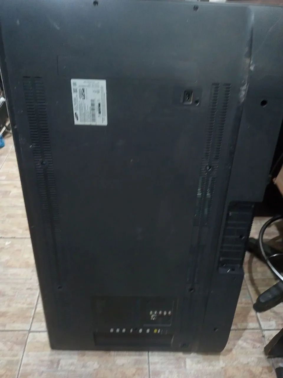 Lote de TVs smart com tela quebrada 