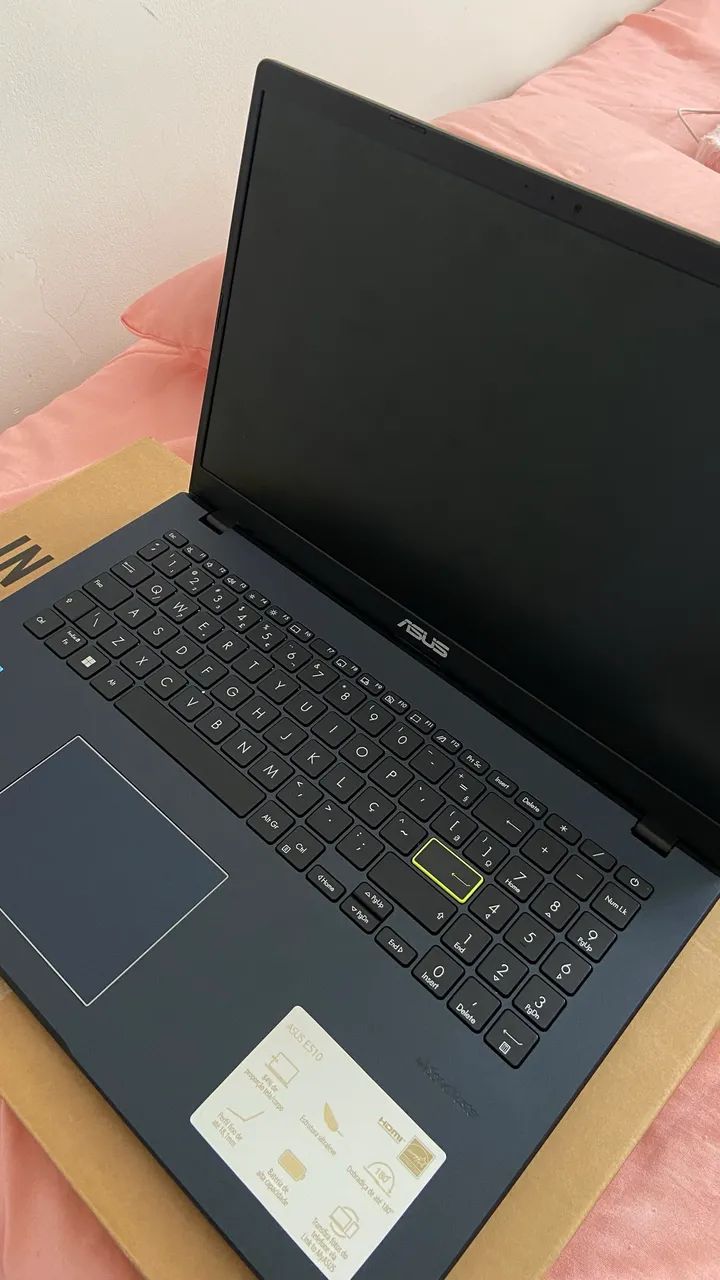 Vendo notebook ASUS seminovo