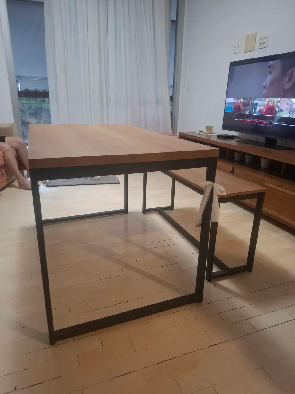 Vendo conjunto de mesa e banco de jantar - Foto 3