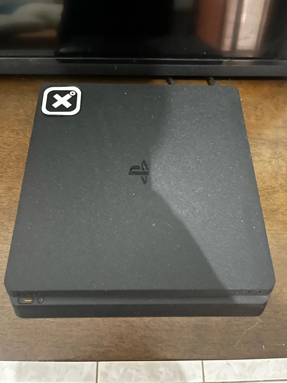 Ps4 slim sem defeitos com dois controles e carregador 