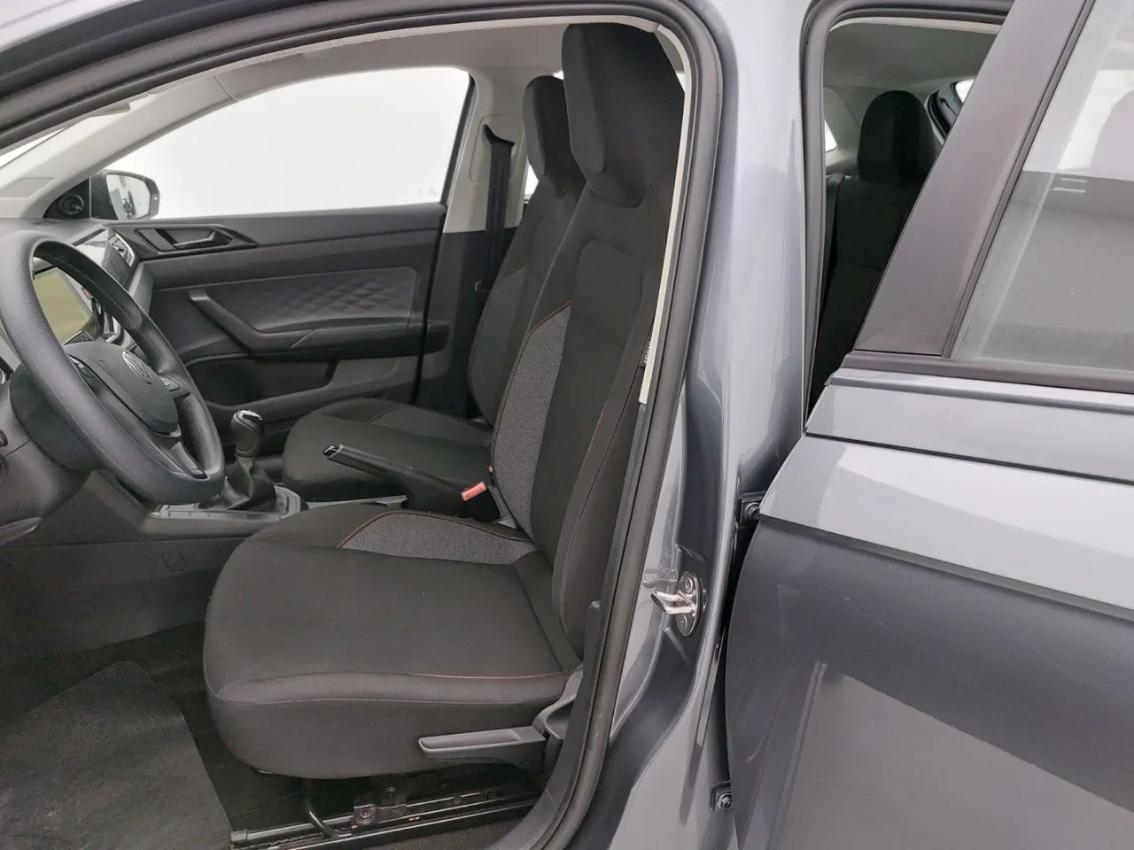 Volkswagen Polo Track 1.0 Flex 12V 5p, foto 16 de 18