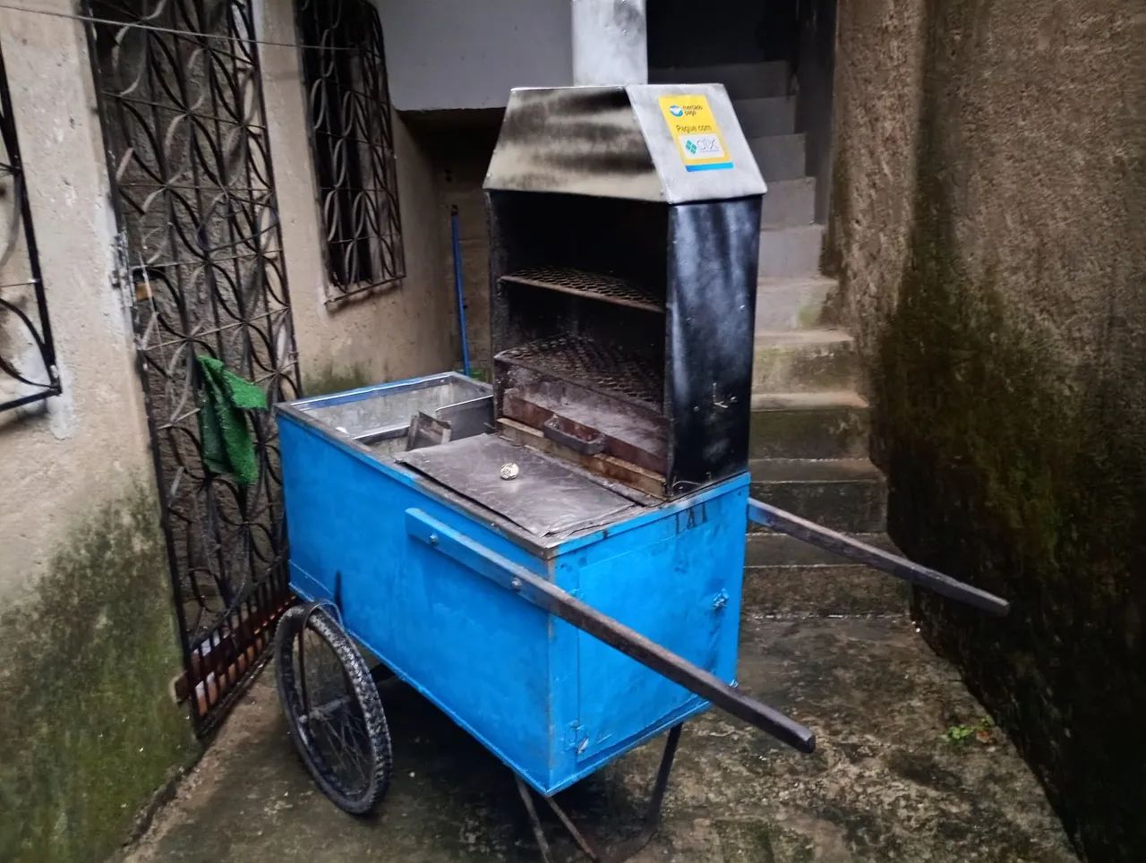 Vendo Carrinho de churrasco Bem concervado usado - Foto 2