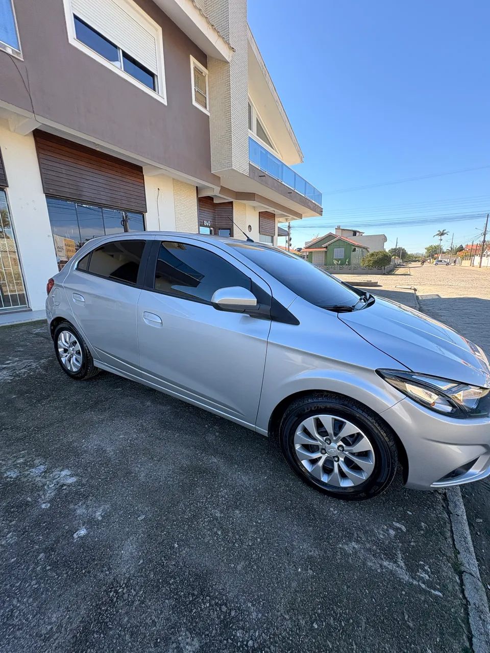 Chevrolet Onix Hatch LT 1.4 8V Flex Mec. 4P 2018 - Foto 2