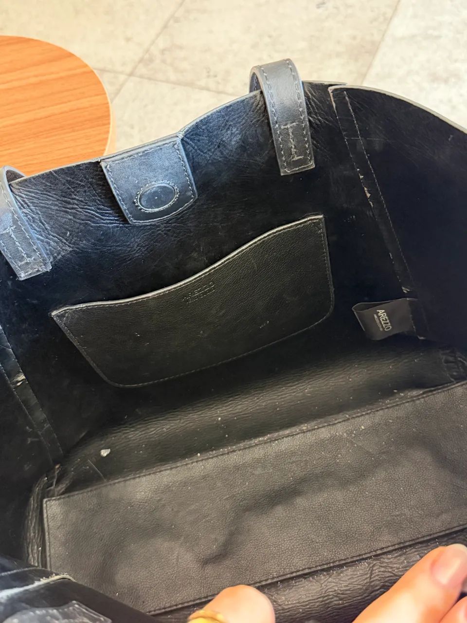 Bolsa Arezzo couro preta grande  - Foto 3